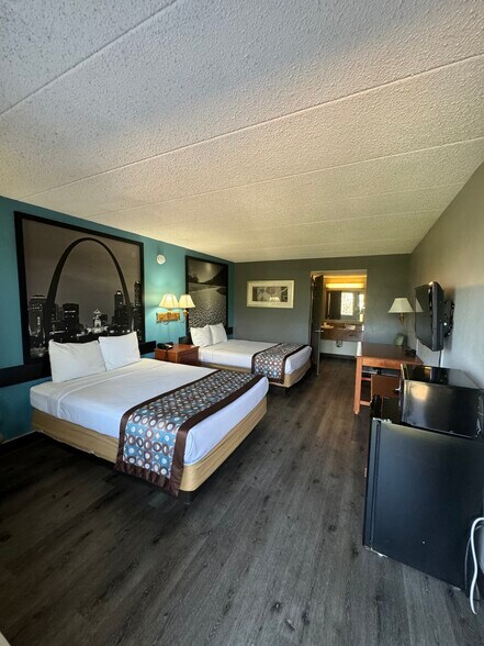 More Photos Of 1100 Lumiere Place Blvd, Saint Louis Hotel For Sale