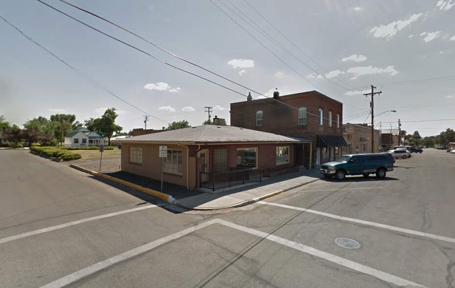 Primary Photo Of 405 N 1st St, Lakeview Office For Sale