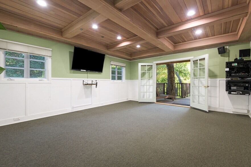 More Photos Of 249 Lambert Rd, Carpinteria Specialty For Sale