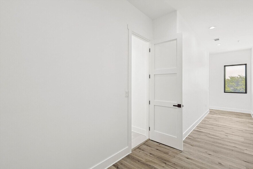 More Photos Of 767 W Main St, Coppell Storefront Retail Office For Sale