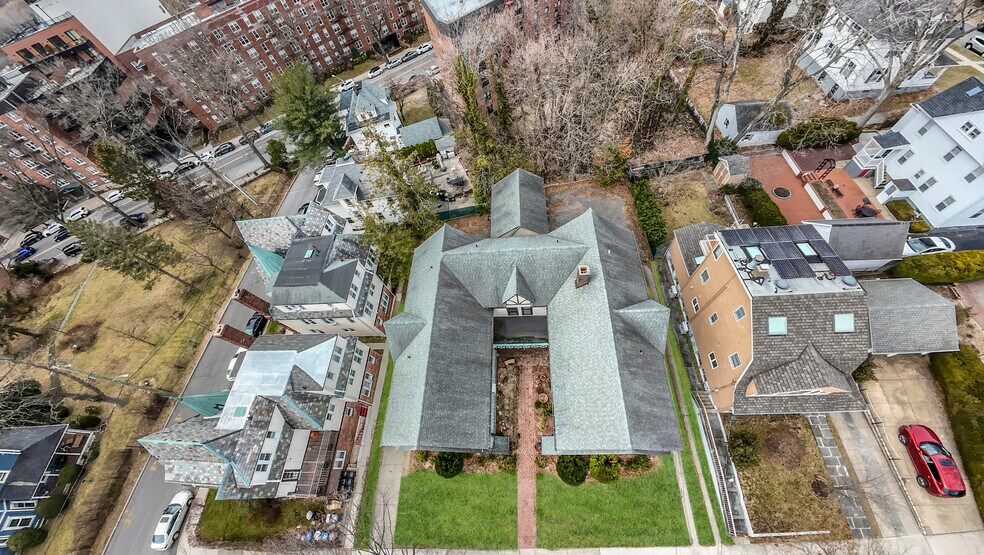 More Photos Of 4320 Hamilton Pl, Flushing Apartments For Sale