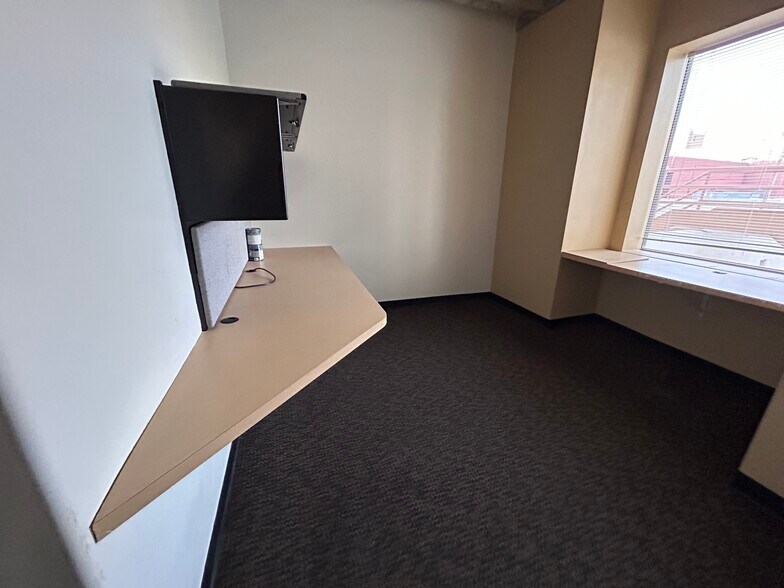 More Photos Of 100 N Stone Ave, Tucson Office Residential For Lease