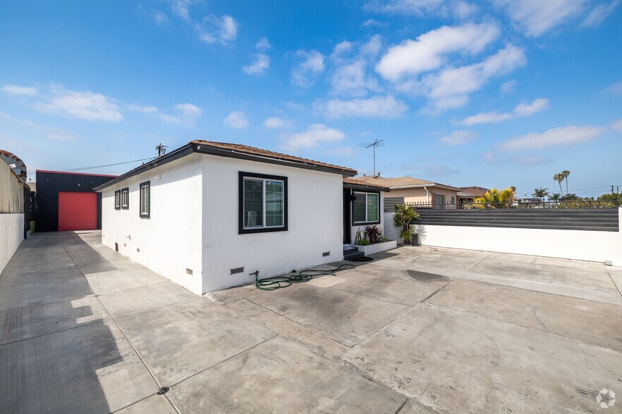 More Photos Of 4820 W 142nd St, Hawthorne Loft Creative Space For Sale