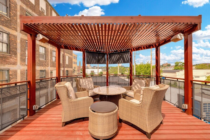 More Photos Of 1331 N Martin Luther King Dr, Milwaukee Storefront Retail Residential For Sale