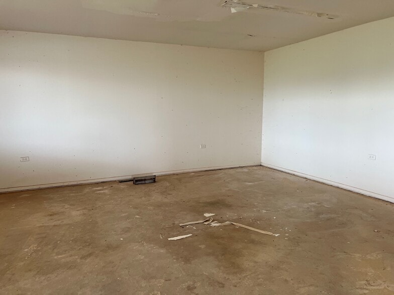 More Photos Of 2500 N Main St, Tahoka Hotel For Sale