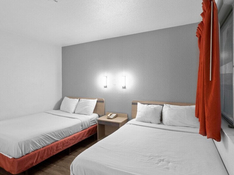 More Photos Of 1150 Wilkins Cir, Casper Hotel For Sale