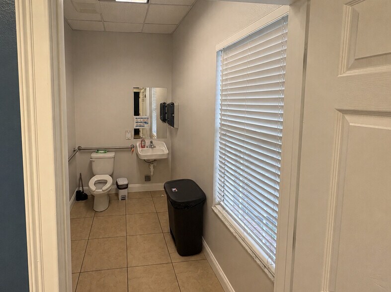 More Photos Of 1307-1309 Providence Rd, Brandon Office For Lease