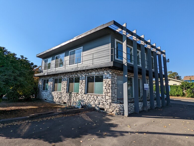 More Photos Of 5538 SE 22nd Ave, Portland Office Residential For Sale