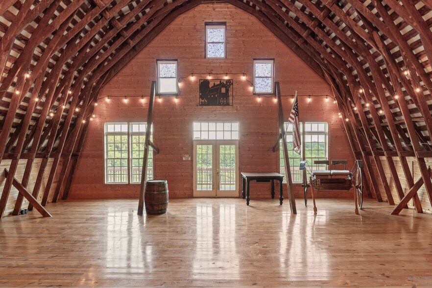 More Photos Of 15158 Berlin Tpke, Purcellville Lodge Meeting Hall For Lease