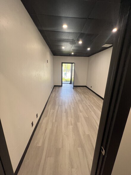 Primary Photo Of 31546 Railroad Canyon Rd, Canyon Lake Freestanding For Lease