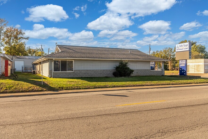 More Photos Of 602 S Court St, Marion Office For Sale