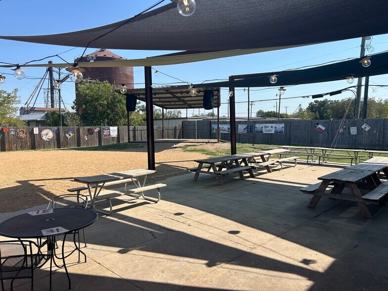 More Photos Of 218 W Walnut St, Celina Restaurant For Sale