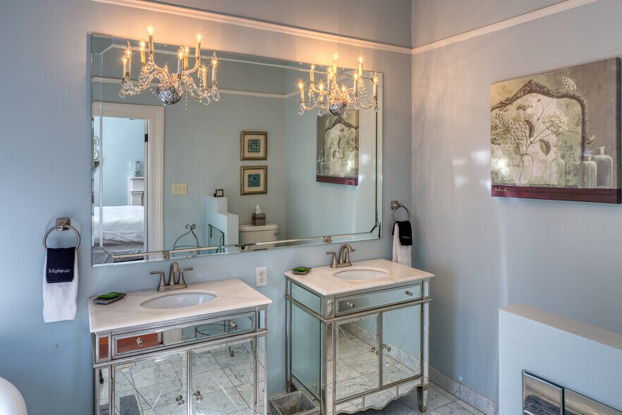 More Photos Of 14 E Taylor St, Savannah Specialty For Sale