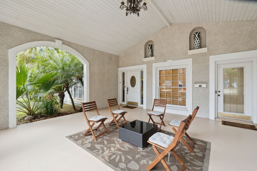 More Photos Of 8463 Beach Blvd, Jacksonville Freestanding For Lease
