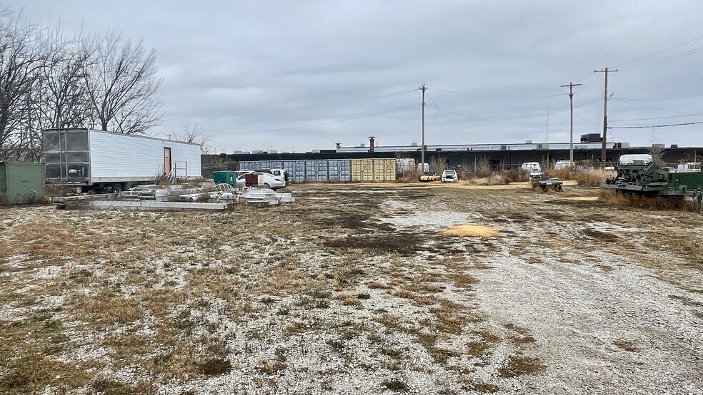 More Photos Of 7519 E Pine St, Tulsa Warehouse For Sale