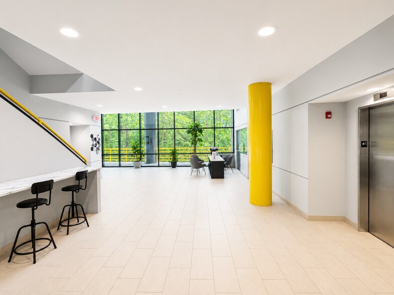 More Photos Of 250 Turnpike Rd, Southborough Loft Creative Space For Sale