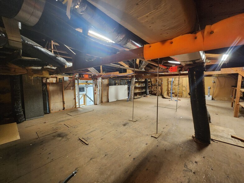 More Photos Of 707 Widewater Dr, Lafayette Warehouse For Lease