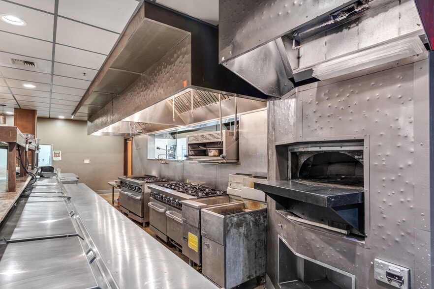 More Photos Of 1180 Airport Park Blvd, Ukiah Restaurant For Sale