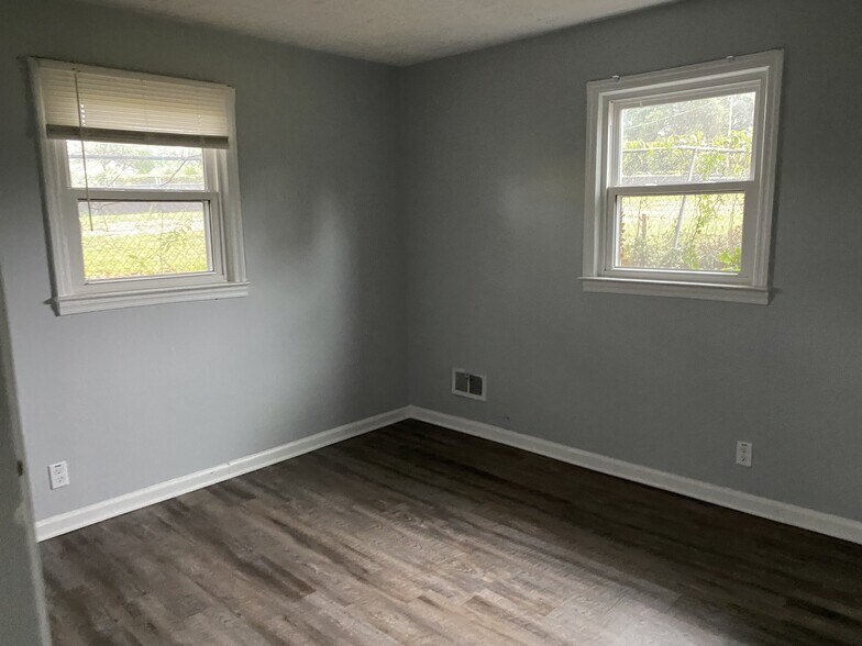 More Photos Of 304 Golden Camp Rd, Augusta Office Residential For Sale