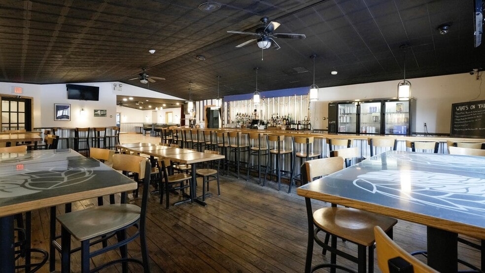 More Photos Of 697 Bear Swamp Rd, Peru General Retail For Sale