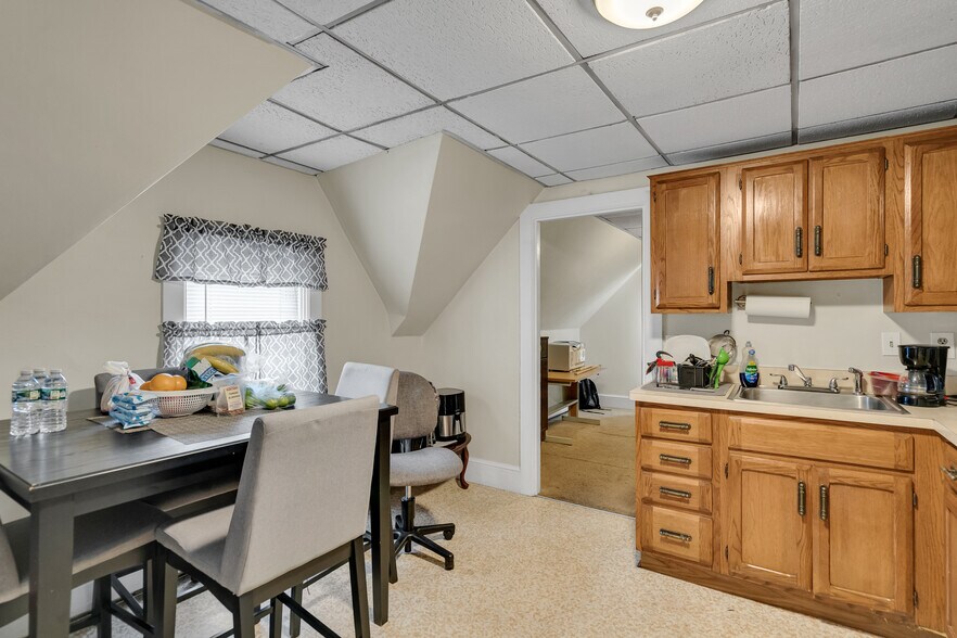 More Photos Of 161 High St, Taunton Office Residential For Sale