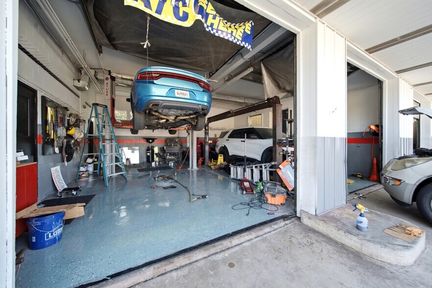 More Photos Of 1201 Broad River Rd, Columbia Auto Repair For Sale