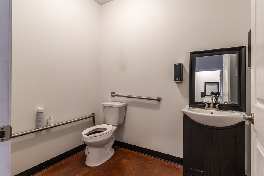 More Photos Of 544 Meadowlark Dr, Monroe Warehouse For Sale