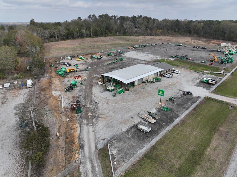 Primary Photo Of 24044 US Highway 80 W, Demopolis Auto Repair For Sale