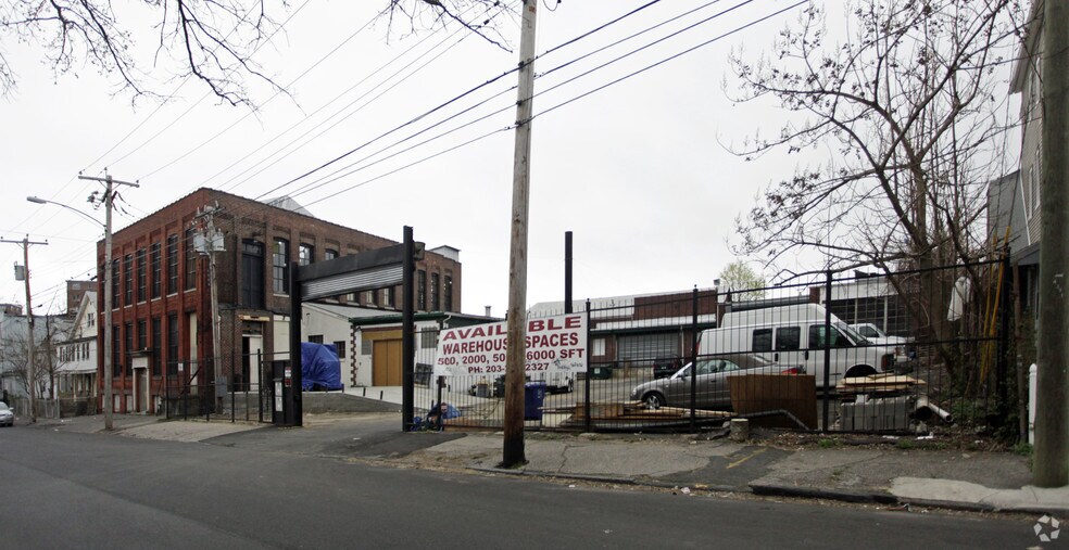 More Photos Of 209 Center St, Bridgeport Warehouse For Lease