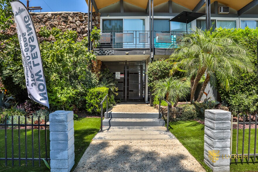 More Photos Of 20951 Roscoe Blvd, Canoga Park Apartments For Sale