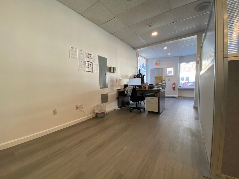 More Photos Of 34 Town St, Norwich Storefront Retail Office For Sale