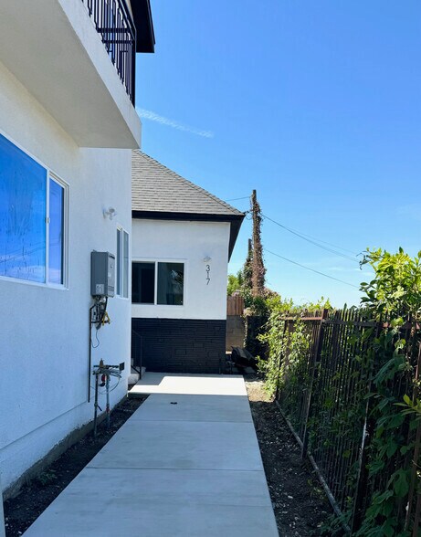 More Photos Of 315 N Alvarado St, Los Angeles Specialty For Sale