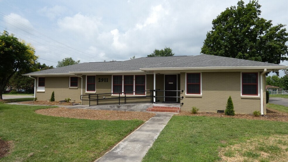 More Photos Of 2911 Middle Tennessee Blvd, Murfreesboro Office Residential For Lease