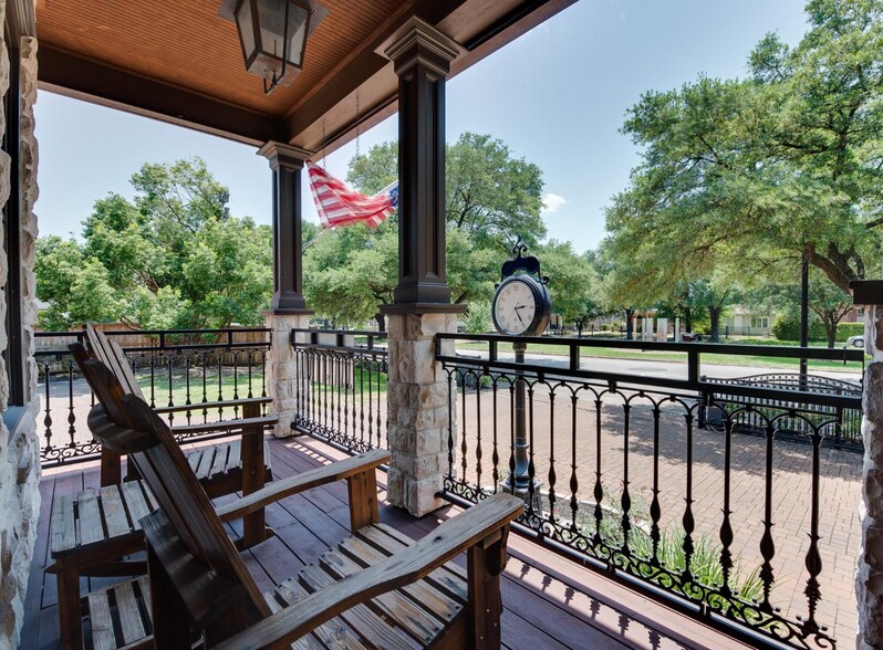 More Photos Of 420 Heights Blvd, Houston Office Residential For Sale