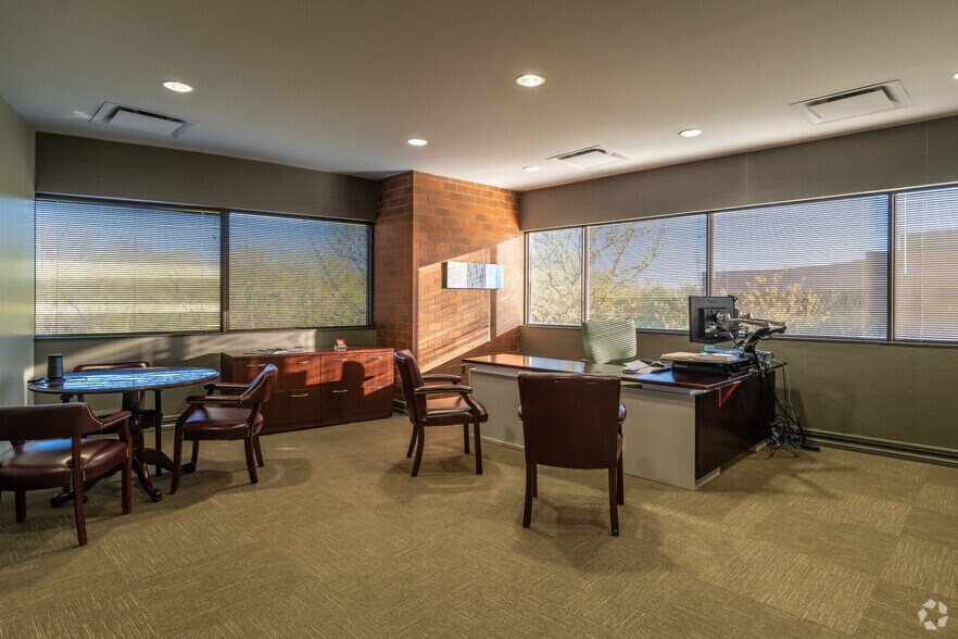 More Photos Of 2045 Lincoln Hwy, Edison Office For Lease