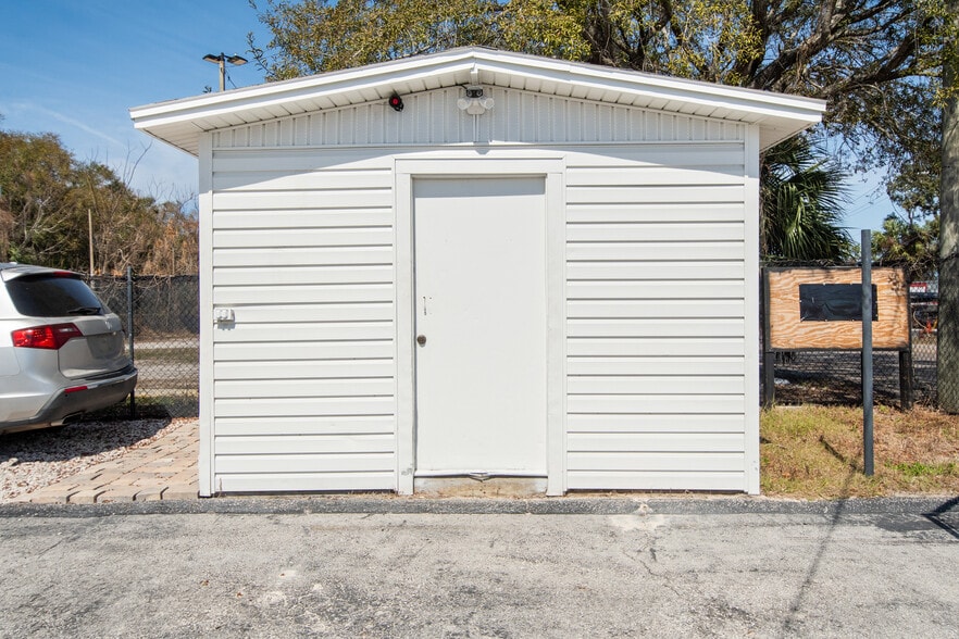 More Photos Of 7116 Rose Ave, Orlando Auto Dealership For Sale