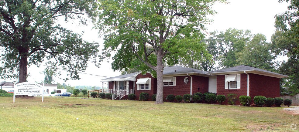 More Photos Of 1934 N Pleasantburg Dr, Greenville Medical For Lease