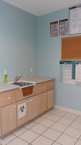 More Photos Of 505 Texas 100, Port Isabel Freestanding For Lease