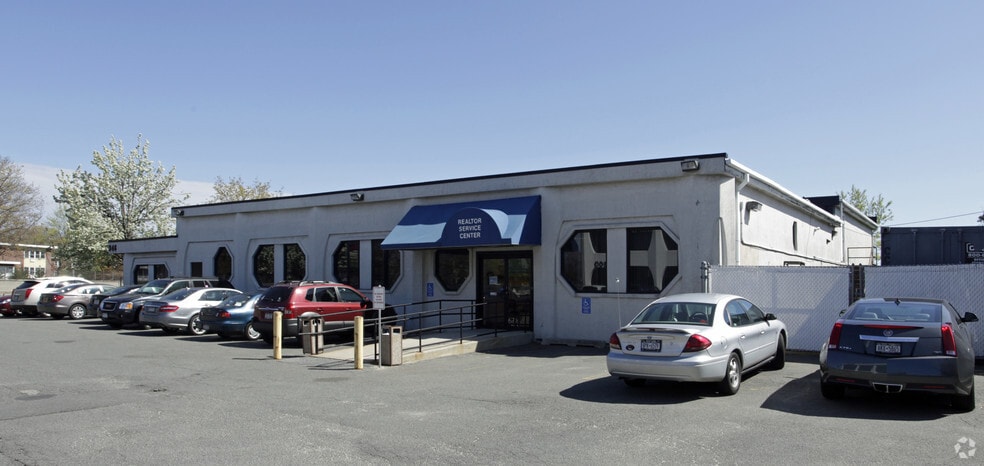 More Photos Of 346 Sunrise Hwy, West Babylon Office For Lease