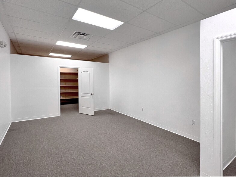 More Photos Of 130-132 W Central Ave, Winter Haven Storefront For Sale