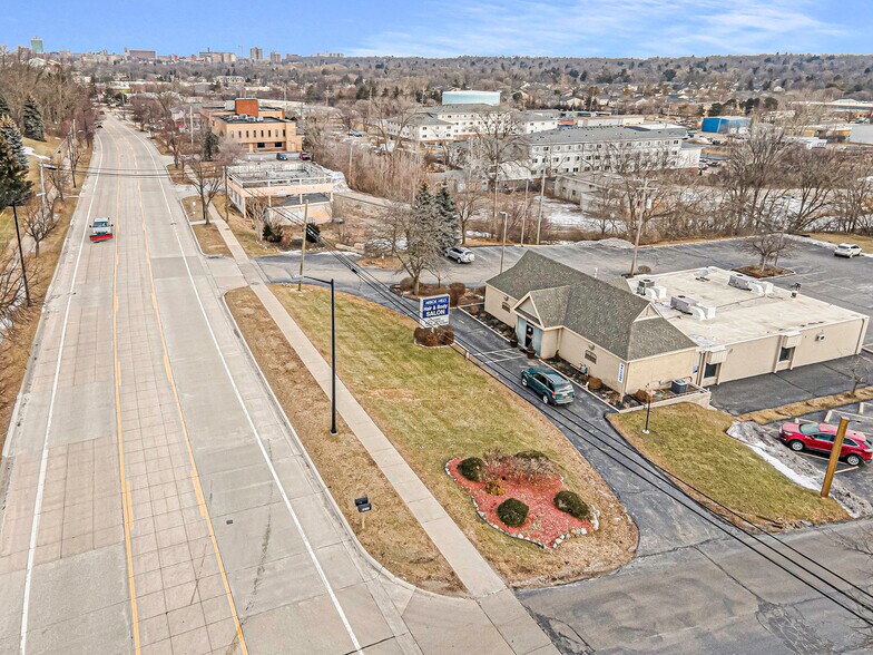 More Photos Of 2295 S State St, Ann Arbor Freestanding For Sale