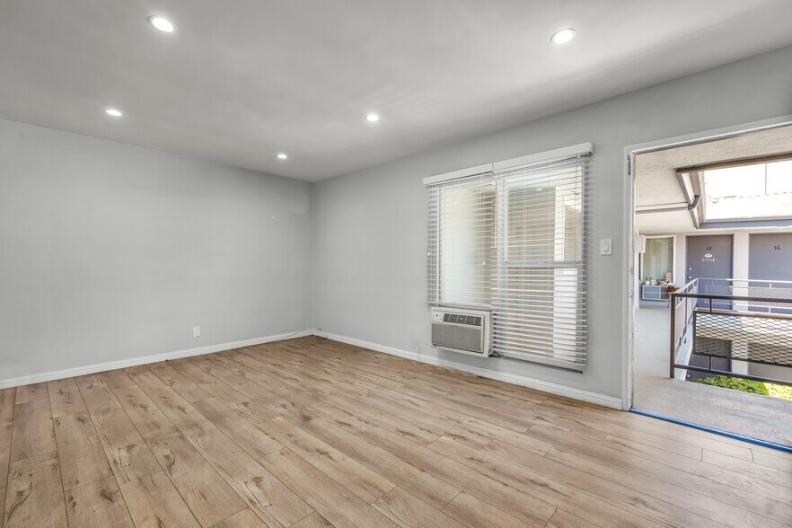 More Photos Of 13000 Valleyheart Dr, Studio City Apartments For Sale