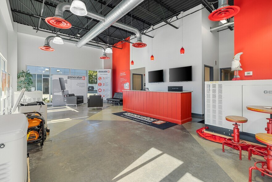 More Photos Of 251-255 Andover St, Peabody Storefront For Lease