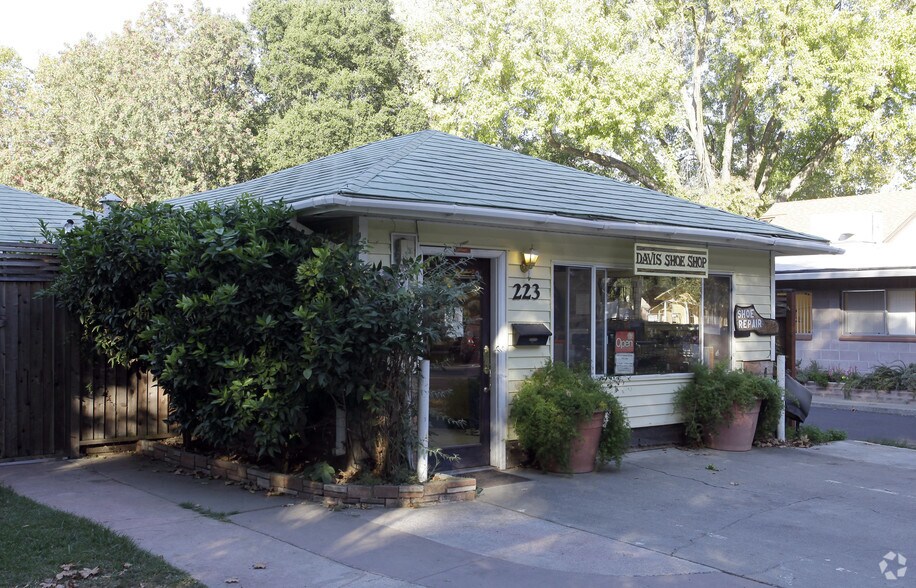 More Photos Of 223 C St, Davis Office For Sale