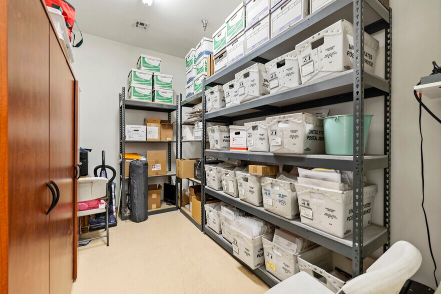 More Photos Of 5148 W Patrick Ln, Las Vegas Warehouse For Lease