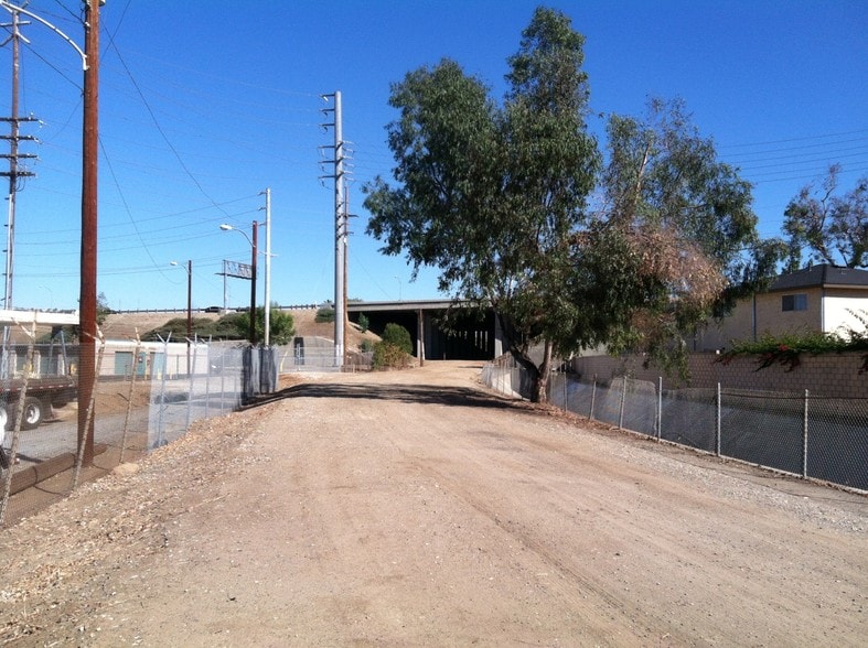More Photos Of 1543 N Tustin Ave, Orange Land For Lease