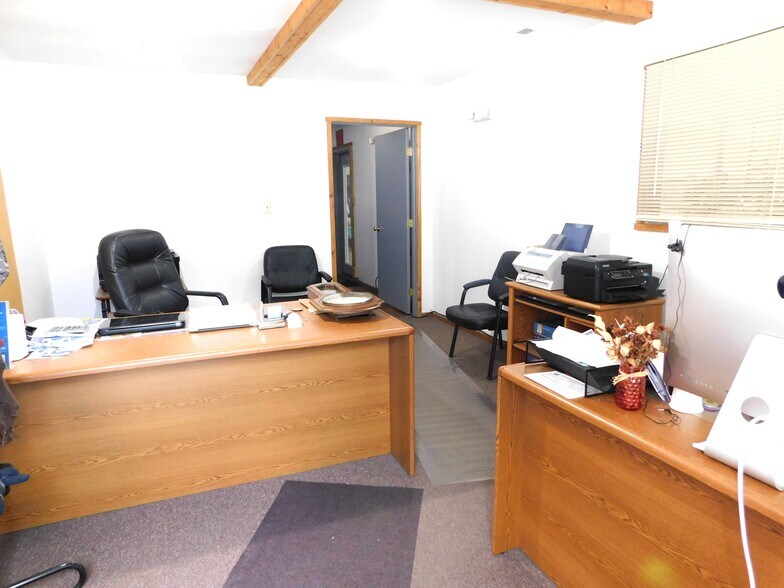 More Photos Of 215 Nieman St, Sunman Warehouse For Lease