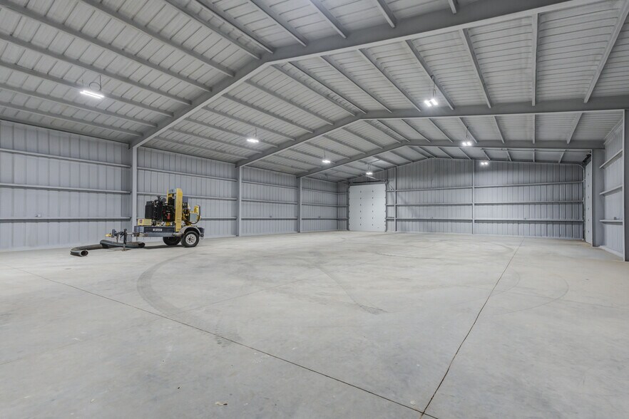 More Photos Of 8922 County Road 6820, Lubbock Warehouse For Sale