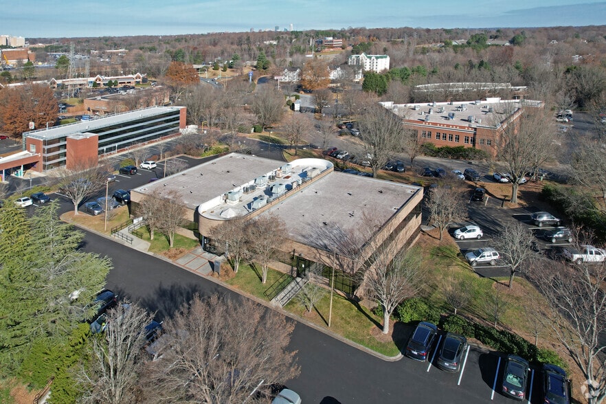 More Photos Of 730 Highland Oaks Dr, Winston-Salem Medical For Sale