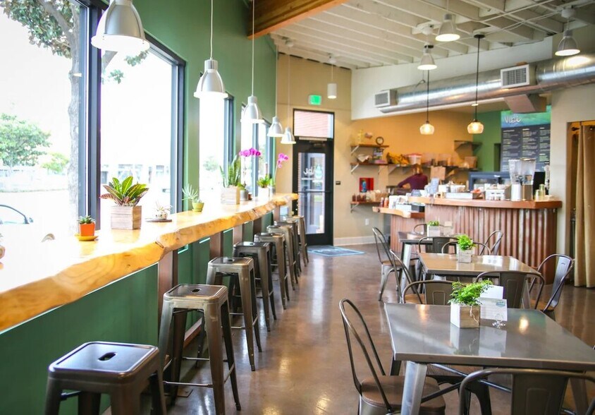 Primary Photo Of 3513-3515 Broadway, Sacramento Storefront For Lease